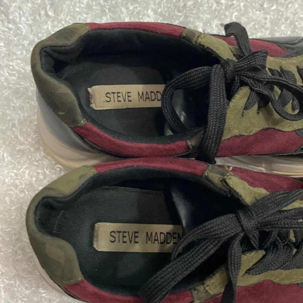 Steve Madden. Ladies Size 7. Camo Chunky Sole Sneakers